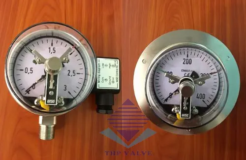 Đồng hồ đo áp suất dạng 3 kim