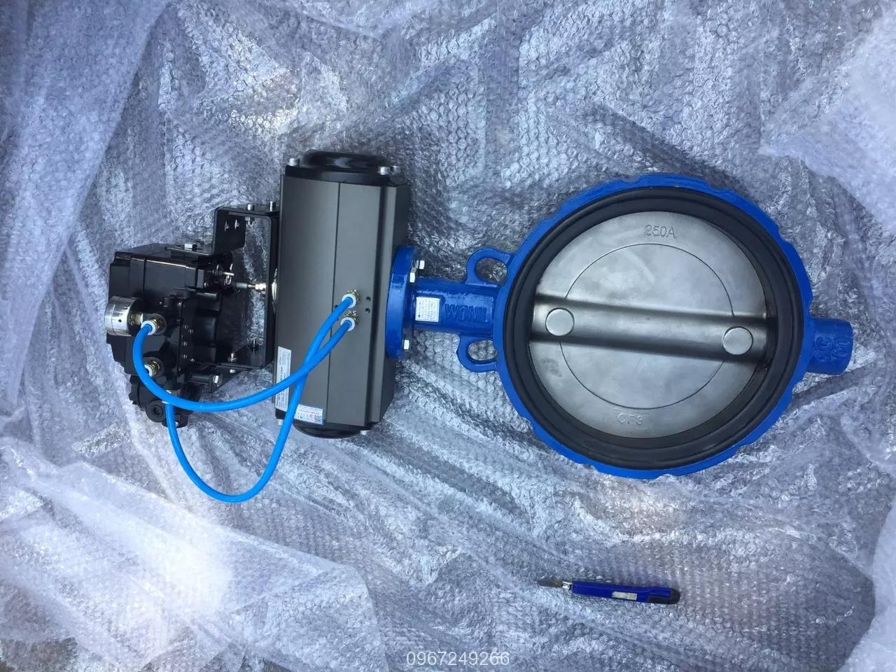 Van bướm thân gang đĩa inox điều khiển bằng khí nén