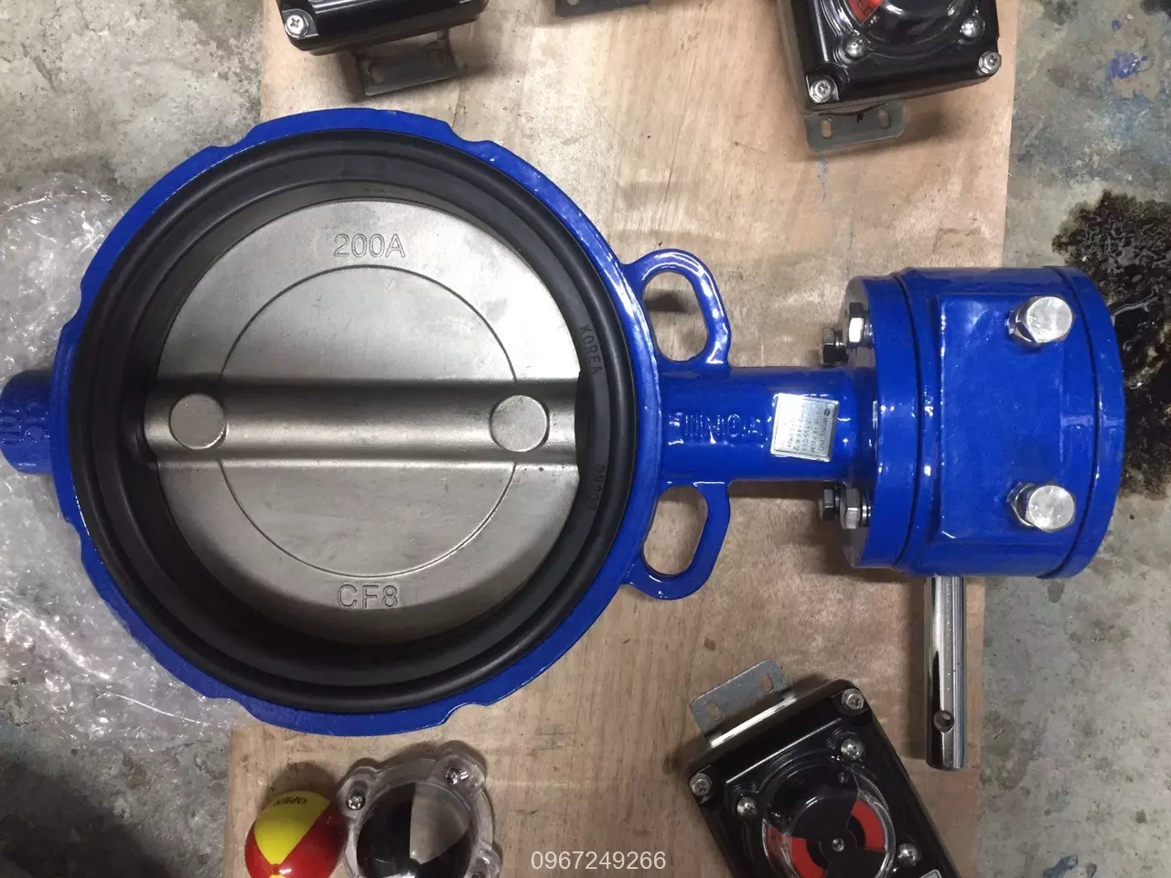 van-buom-tay-quay-han-quoc Van bướm tay quay thân gang cánh inox