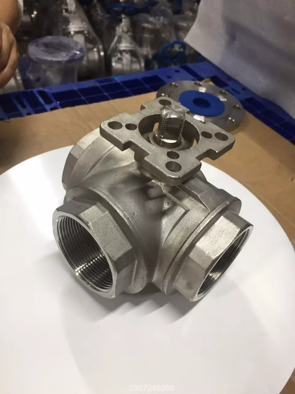 z2640257431847_78b41512b38fe943e4d97f927f9ce1c4 Van bi ba mảnh 3 hướng