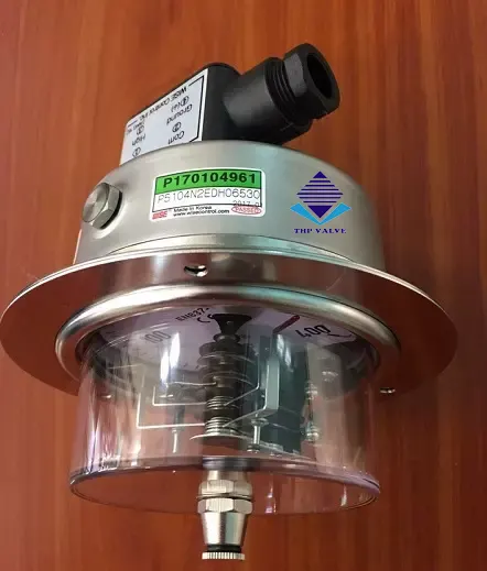 Đồng hồ đo áp suất 3 kim