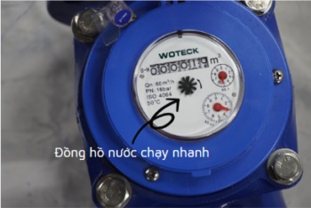 Đồng hồ nước chạy nhanh